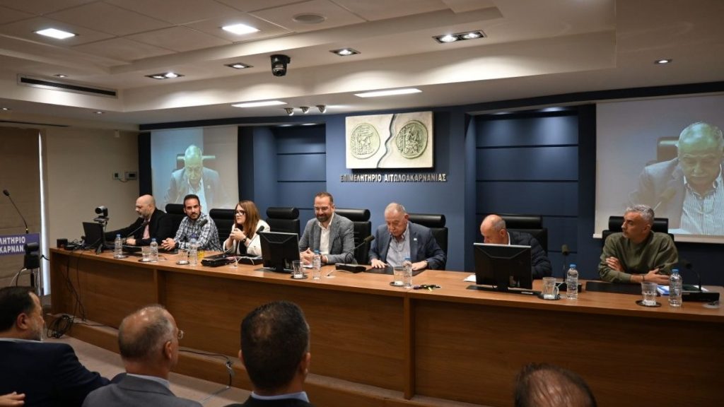 Ενημερωτική Εκδήλωση στο Αγρίνιο ΕΚΣΥΧΡΟΝΙΣΜΟΣ ΜΙΚΡΗΣ ΕΠΙΧΕΙΡΗΜΑΤΙΚΟΤΗΤΑΣ ΔΥΤΙΚΗΣ ΕΛΛΑΔΑΣ 26